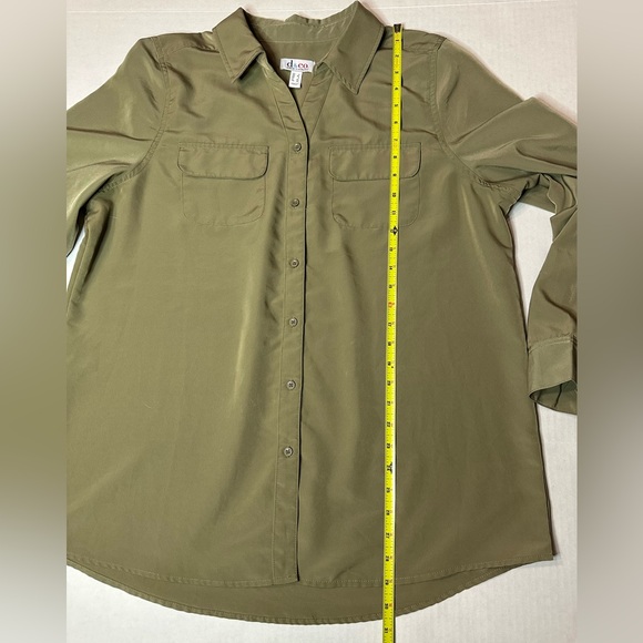 Denim and Company Sage Green Button Down Adjustable Sleeve Length Ladies Large - Picture 8 of 8